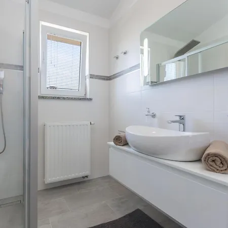 House Rojni *